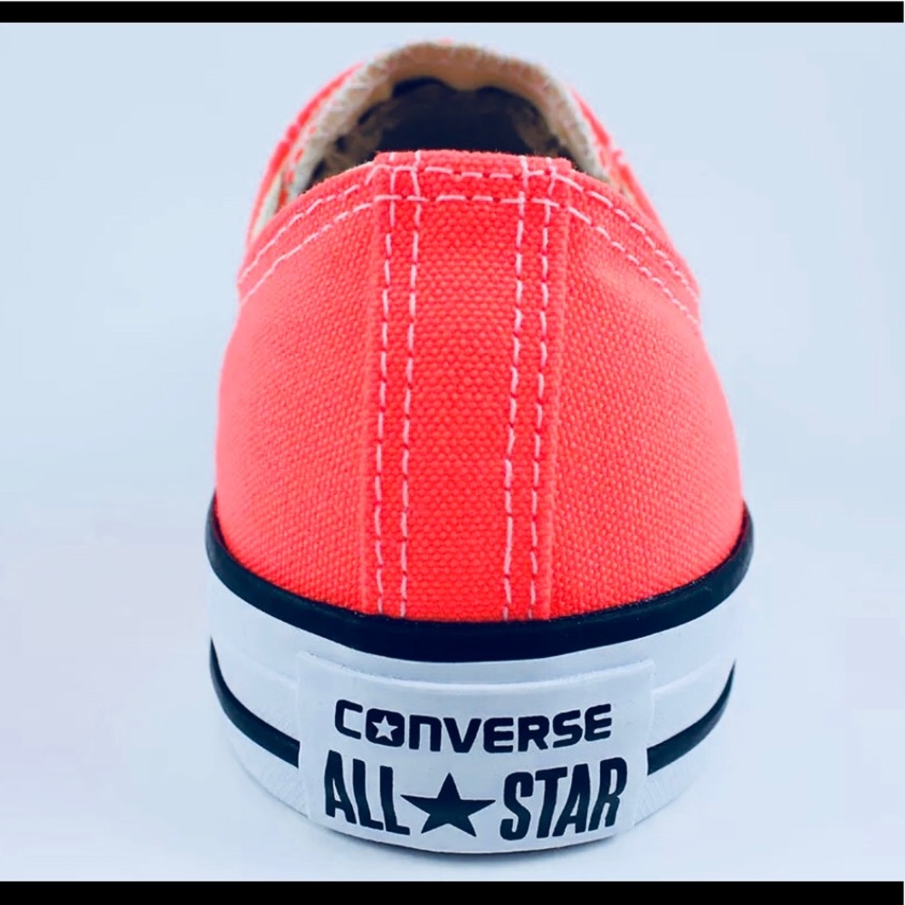 Brand New in Box Converse Woman size 11 Men size 9